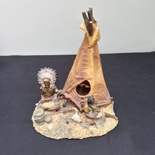 Native Americans with Tipi Collectible.      (B32)