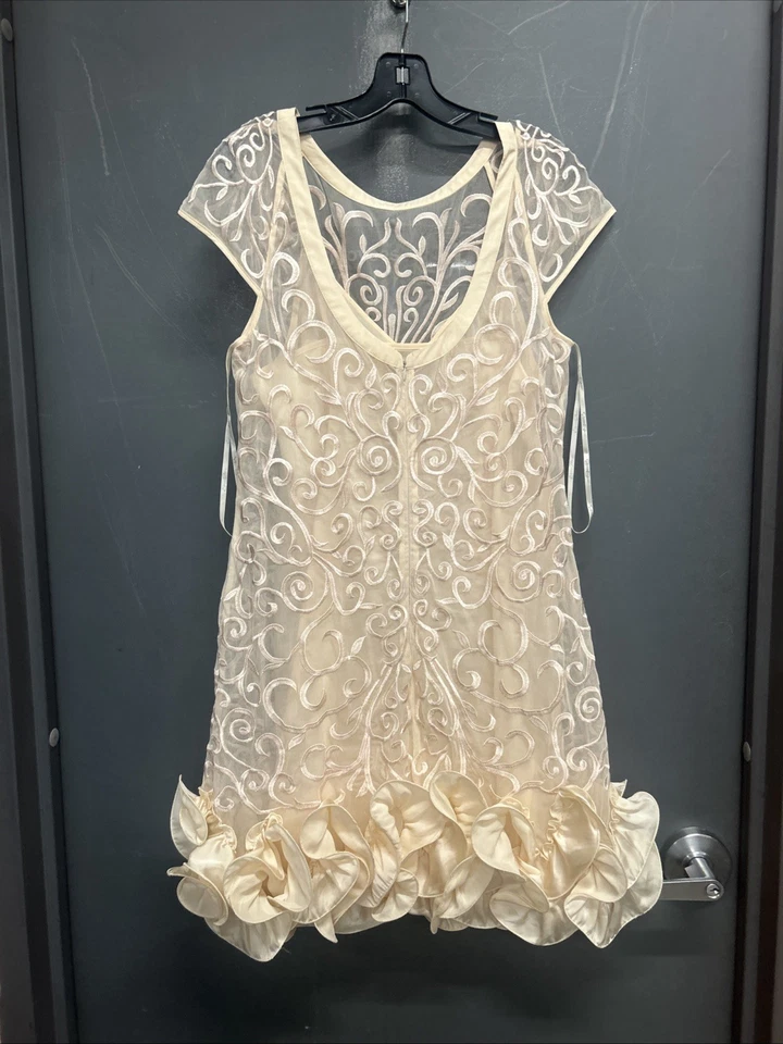 Vestido Formal Jessica Simpson Talla 14 Rodilla Crema Vainilla Foto 2 de 4