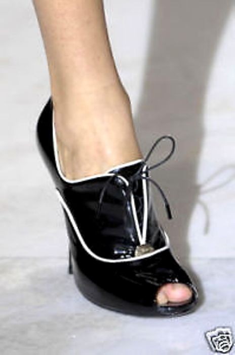 GUCCI ICONIC NEWTON GOLD LOGO RUNWAY PEEP TOE BOOTS 5 11 I LOVE