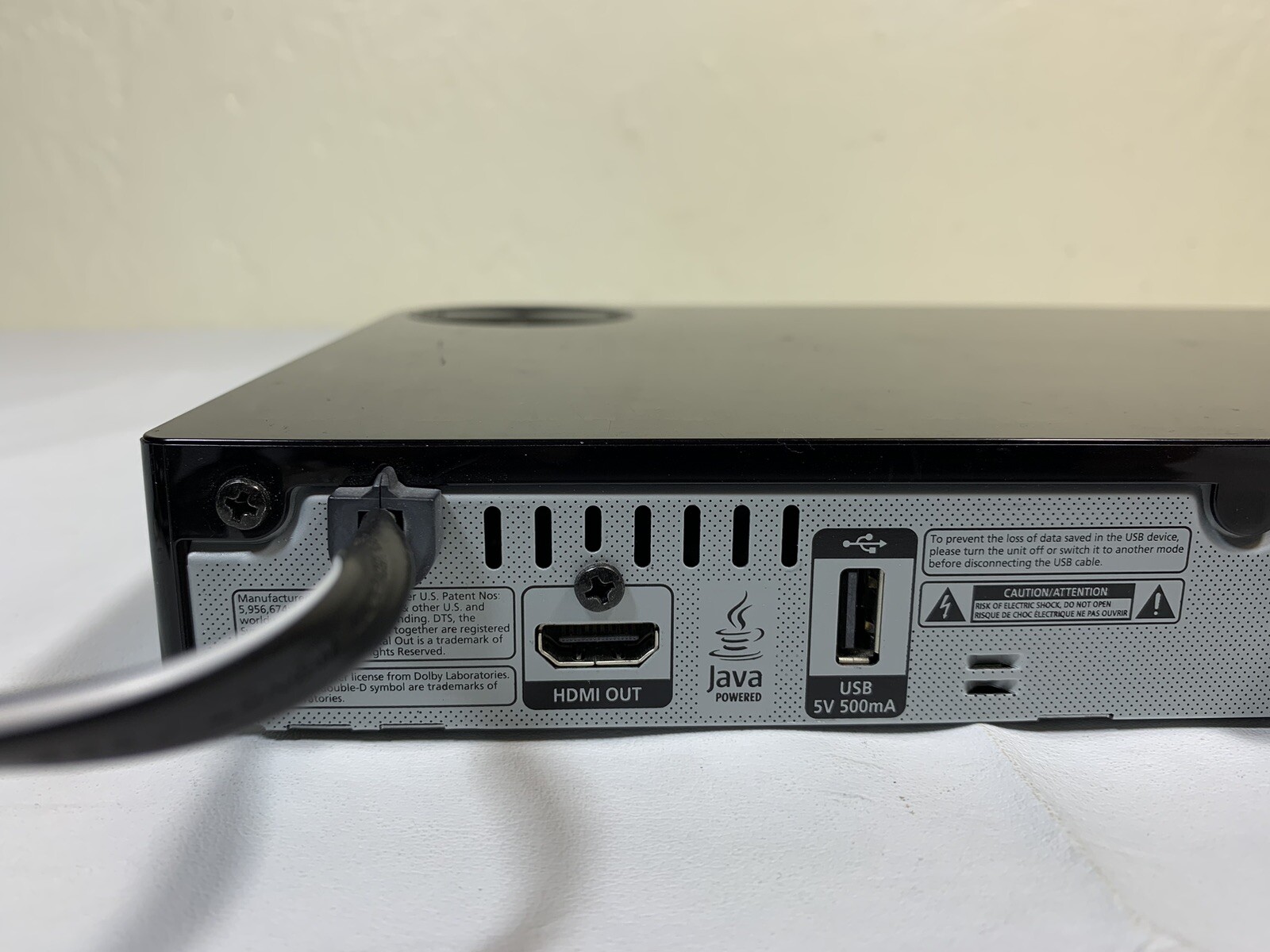 Samsung BDFM57C BluRay DVD Player WIFI w/ Remote and HDMI Cable