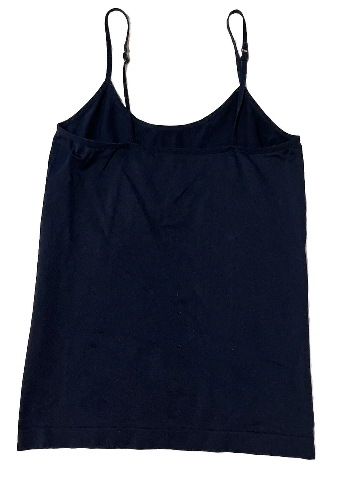 Camiseta sin mangas LEI Cami para mujer pequeña negra con tirantes ajustables elásticos Foto 4 de 4