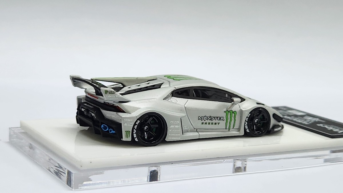 1:64 Veloce Lamborghini Huracan LP610-4 LBWK Monster Glow In