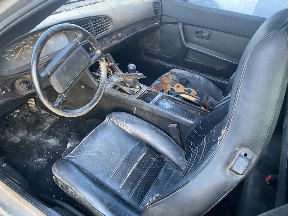 1986 年保时捷 944 Turbo 951 完整零件输出 — 第 3/4 张图片