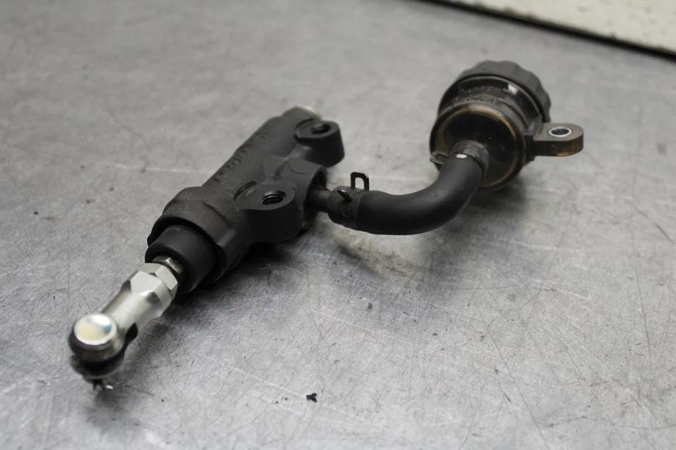 16 KAWASAKI NINJA ZX10R FRENO TRASERO CILINDRO MAESTRO CON DEPÓSITO 43015-0640 BB650 Foto 4 de 4