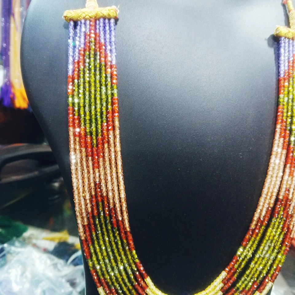 Collana Tradizionale Con Zirconi Multicolore A Facetta Rotondi 9 Stand Naturale - Immagine 4 di 4