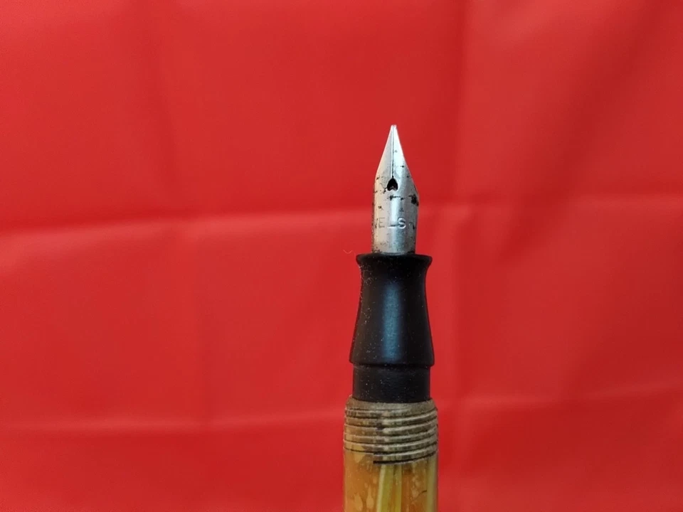 Pluma Estilográfica Pequeña Welsh Pen Co. Remolino y Cromo Foto 4 de 4