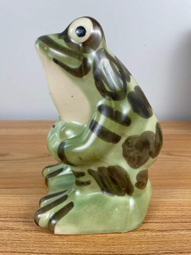 Vtg Brush-McCoy Art Pottery Sitting Frog Lawn/Yard Ornament 7"