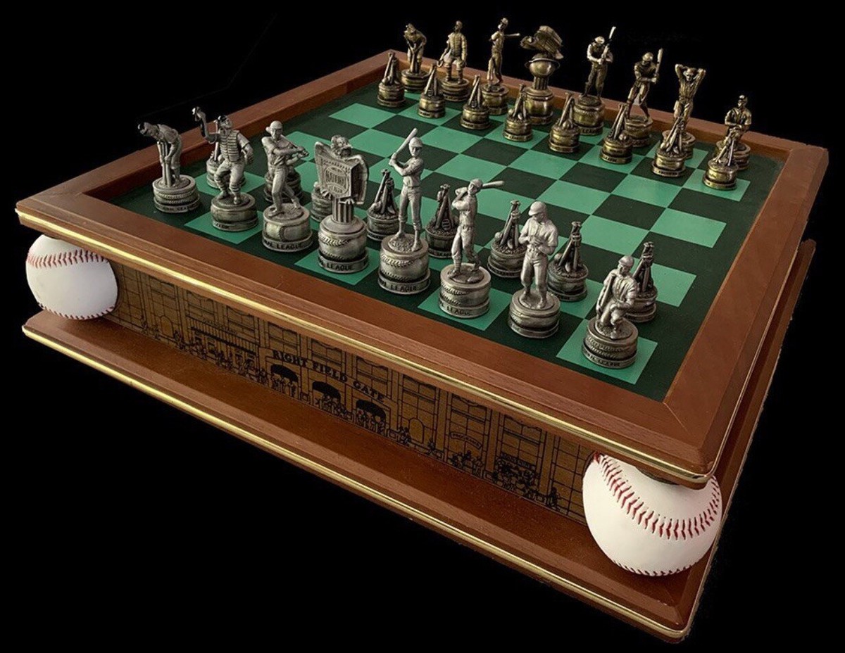 BRADFORD AMERICAN LEAGUE & NATIONAL LEAGUE BASEBALL PEWTER CHESS