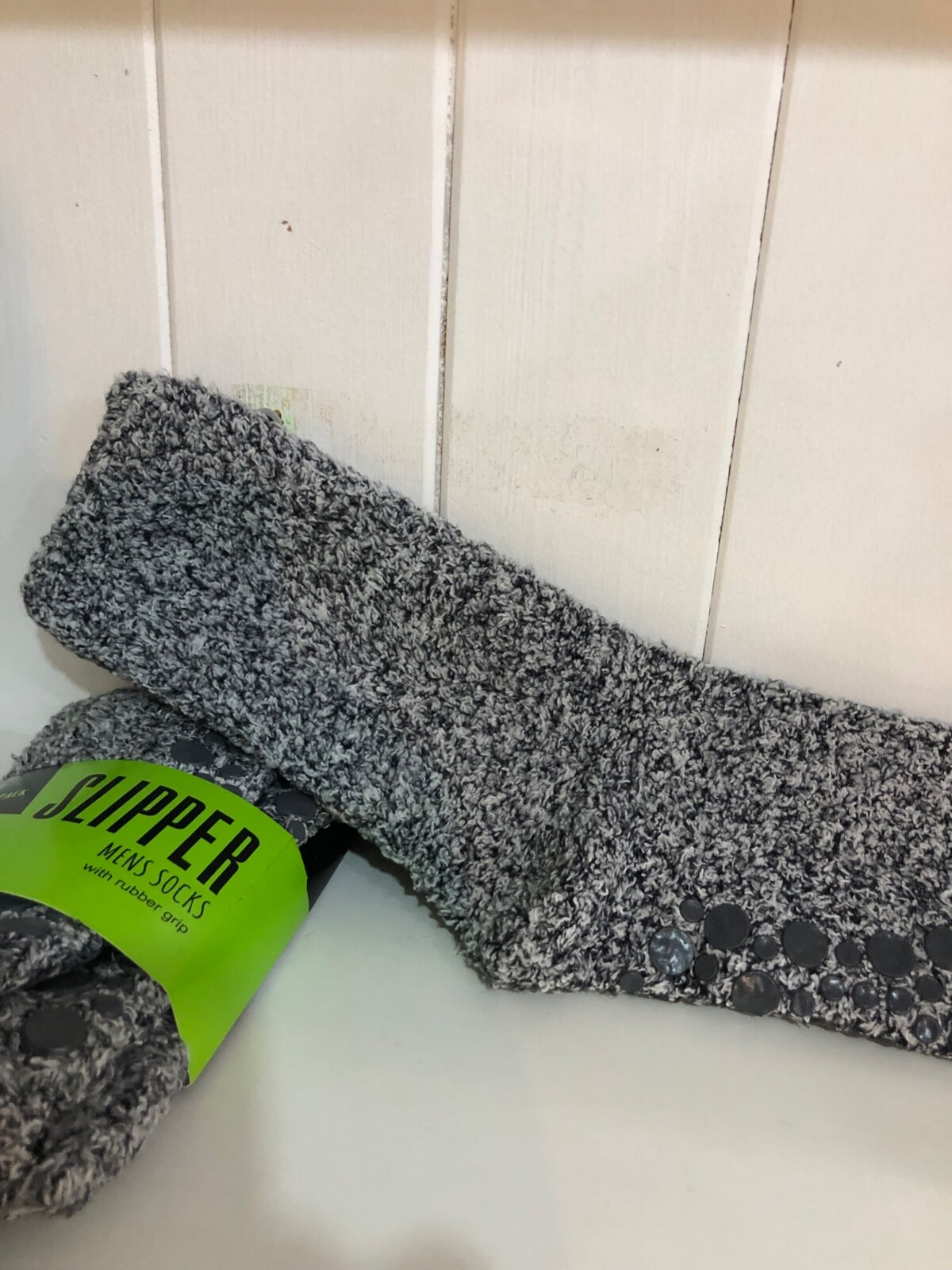 4 PAIRS MENS SLIPPER SOCKS, FLUFFY GRIPPER SOCKS. NONSKID SOCKS. ONE SIZE 612 eBay