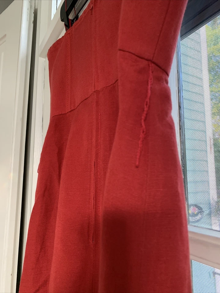 Vestido midi C/MEO Collective rojo lino confesiones sin tirantes faltante corbata M mediano Foto 3 de 4