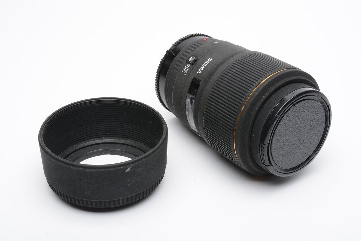 Sigma EX 105mm f2.8D DG Macro lens for Maxxum AF, Hood+Caps Sigma EX 105mm f2.8D DG Macro lens for Maxxum AF, Hood+Caps