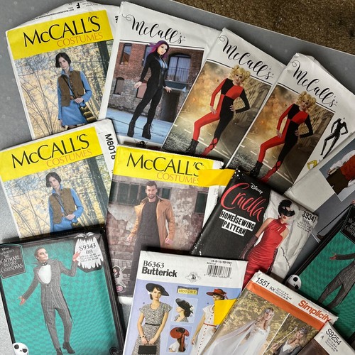 Lote de 13 paquetes de cosplay con patrón de costura Simplicity McCalls Butterick para hombres y mujeres - Imagen 7 de 8
