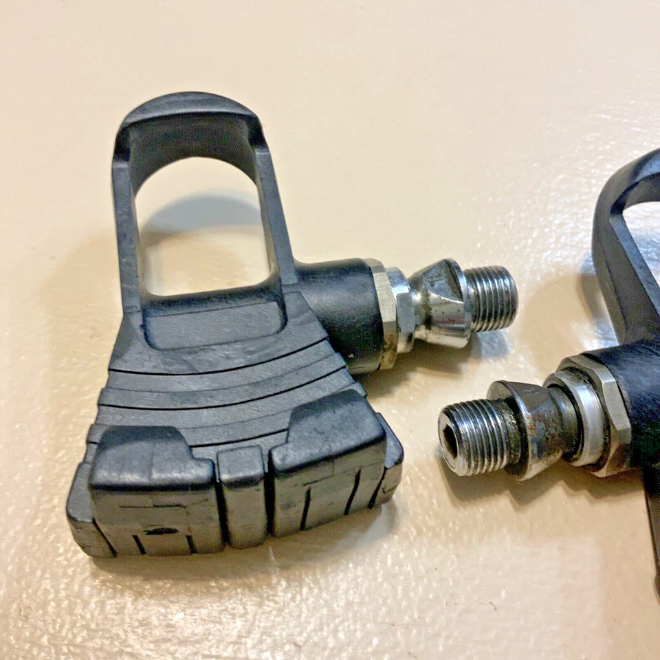 WELLGO CP-300 CLIPLESS PEDALS NO CLEATS LOOK COMPATIBLE - Image 2 of 4