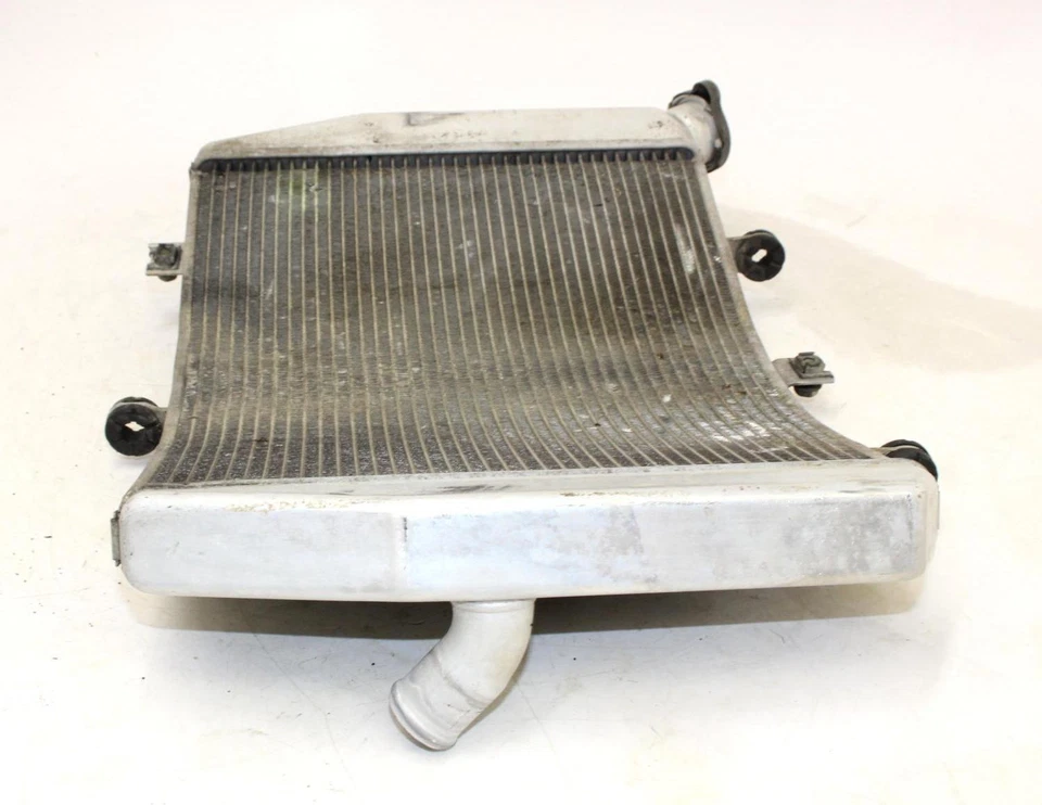 2006 Suzuki Gsxr600 Radiator OEM - Image 2 of 4