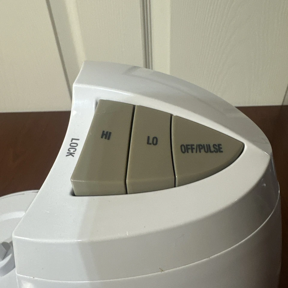 Black & Decker Quick N Easy FP1450 Food Processor Replacement Motor Base - Image 4 of 4