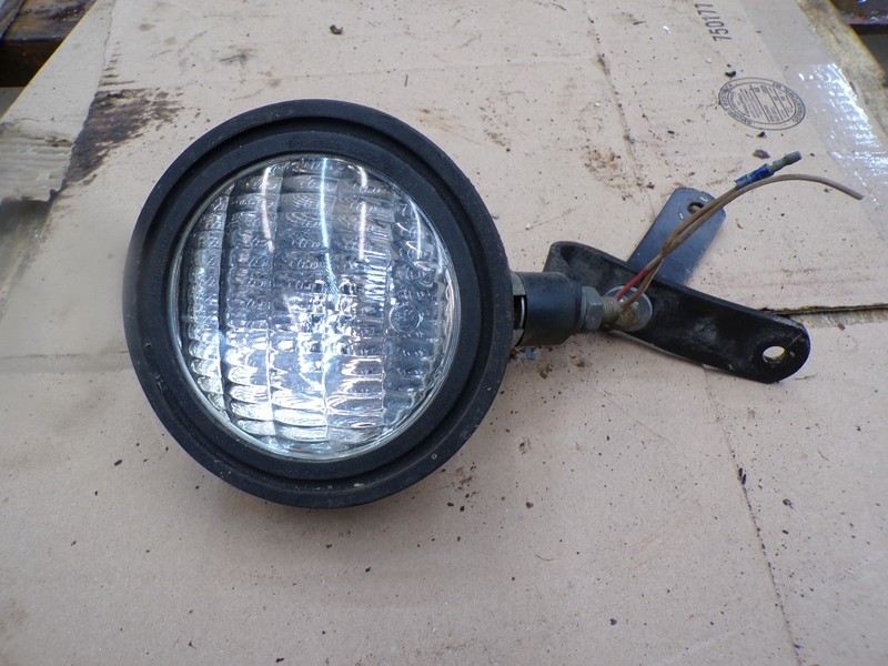 Work Light Assembly Sealed Beam Ford Tractor 8N 9n 2n jubilee naa 600 800