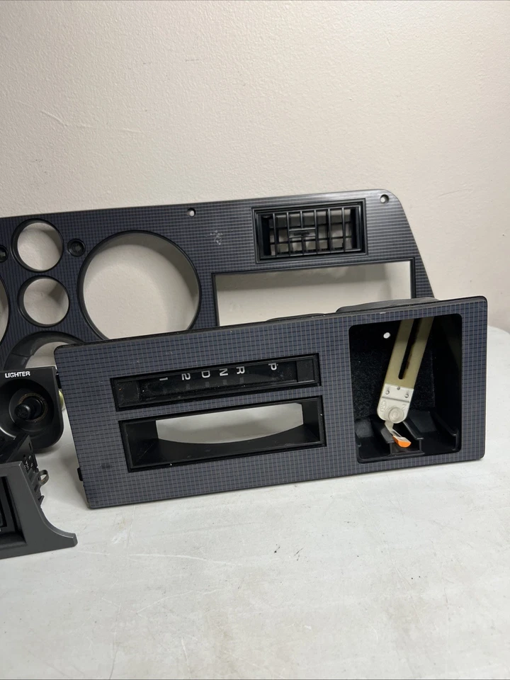 🔥RARO 1990 Chevrolet Cavalier Z24 EDICIÓN ESPECIAL BISEL Y MOLDURA NEGRO A CUADROS Foto 3 de 4