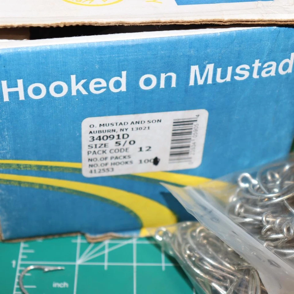 One Lot of 100 Mustad 34091D Open Eye # 5/0 Tinned Oshaughnessy Hook - Image 4 of 4