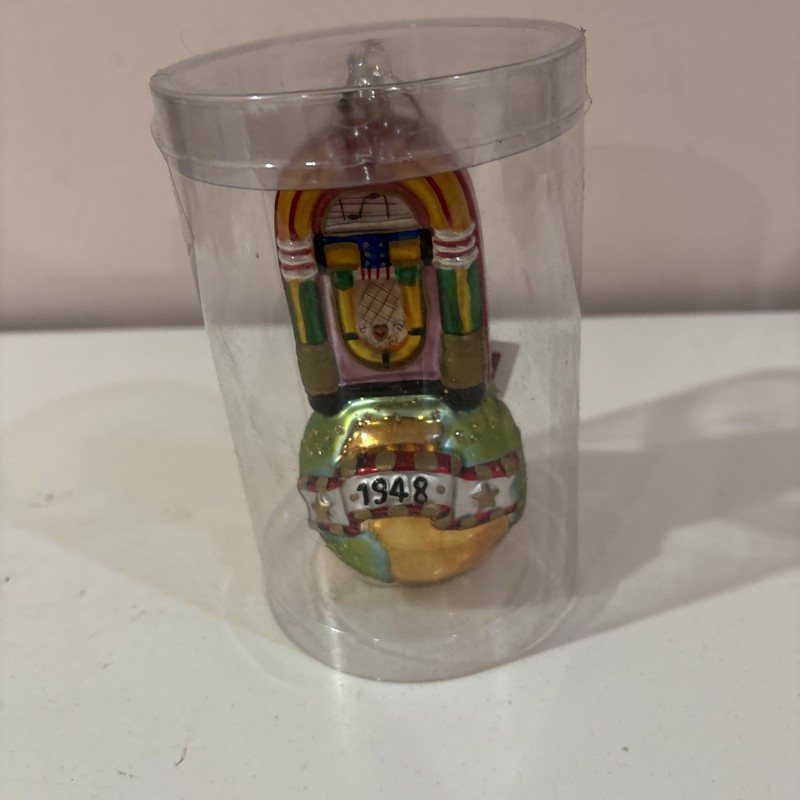 DESIGNER STUDIO DECORATED ASIAN GLASS JUKE BOX CHRISTMAS ORNAMENT NIP YEAR"1948"