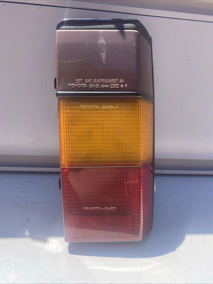 Luz trasera derecha pasajero Toyota Van 1983-1989 OEM 83-89 luz trasera Foto 2 de 4