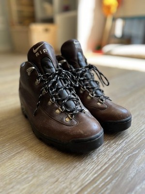 VINTAGE 1999 Nike AIR MINARETTE ACG Hiking Boots Brown Leather