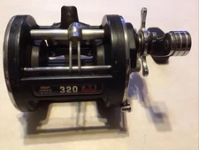 Penn 320 GTI High Speed 4.5:1  Level Wind Fishing Reel with Graphite Frame F15