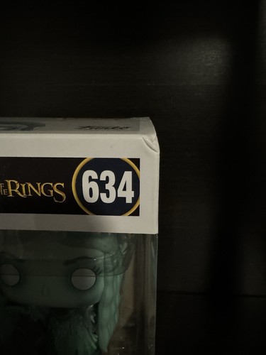 Funko Pop Movies - LOTR - Galadriel 634 Barnes & Noble Exclusive - Picture 2 of 9