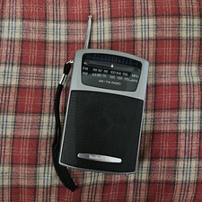 Vintage Radio Shack FM/AM Battery Operated Pocket Radio No. 12-464