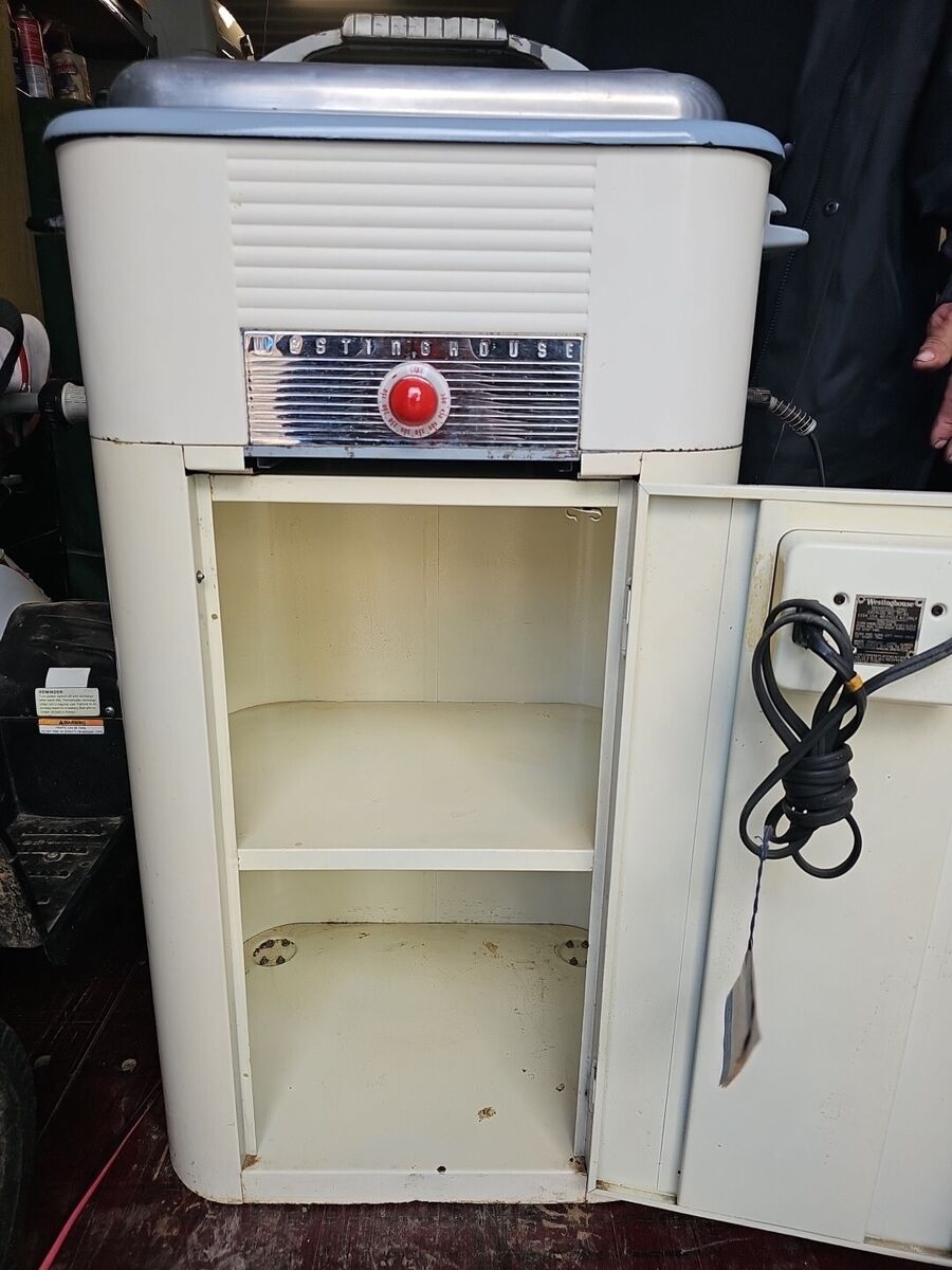 1950s Mid Century Westinghouse Electric Roaster Oven Cooker 1950s Mid Century Westinghouse Electric Roaster Oven Cooker