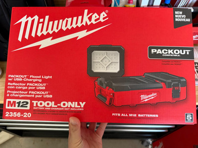 NEW - Milwaukee M12 Packout Flood Light (2356-20)