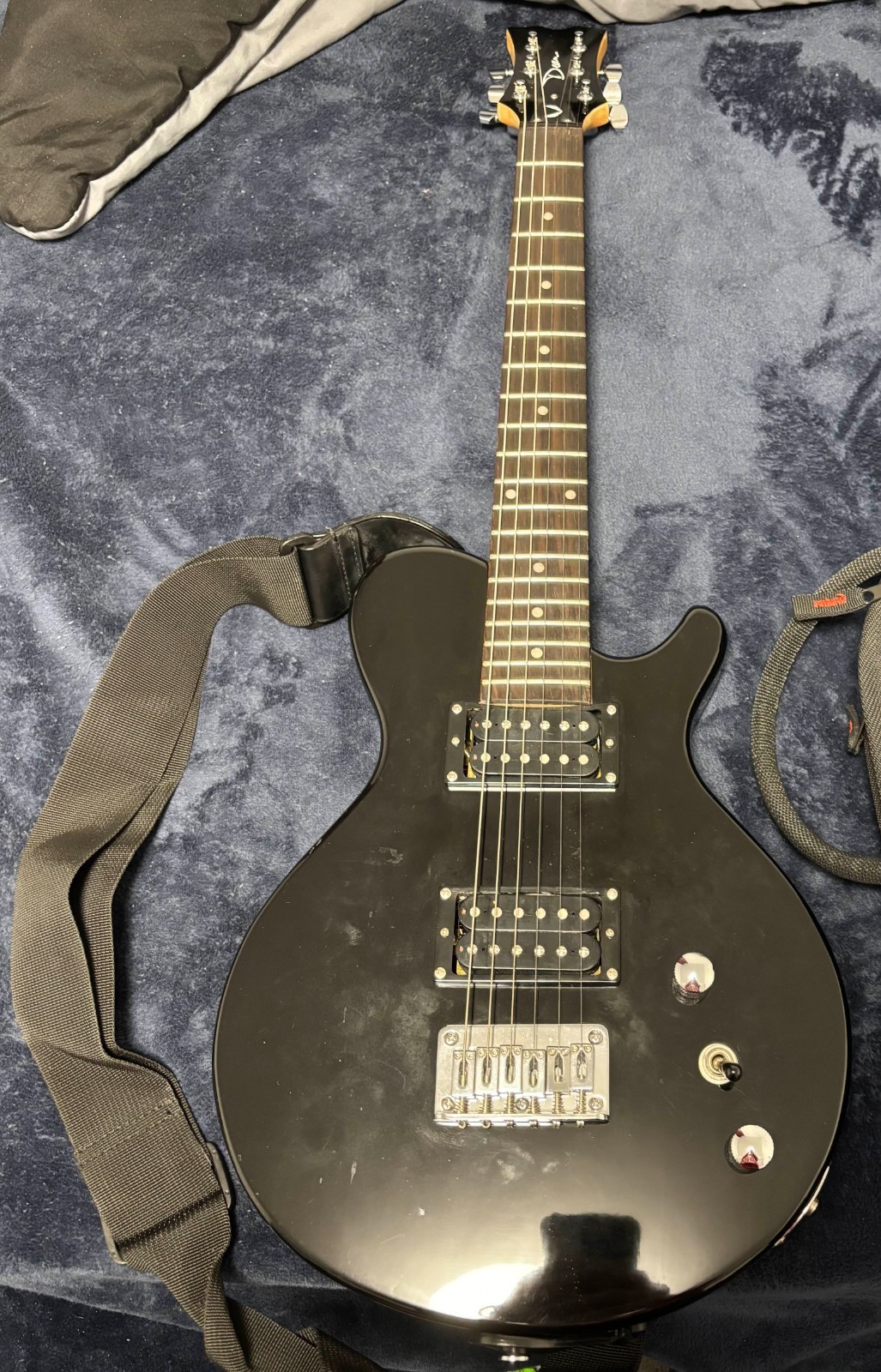 Dean EVO Mini Classic Black Electric Guitar 6 String & Amp (Used Good Condition)