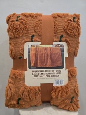 NWT SAME DAY SHIP! VIRAL TIK TOK COSTCO FAUX FUR HALLOWEEN FALL THROW PUMPKIN