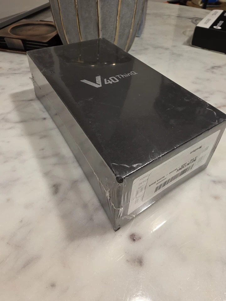 LG V40 ThinQ Smartphone 64GB Black, Verizon, Unlocked Black - Image 3 of 4