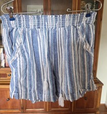 Briggs Women Shorts Size L
