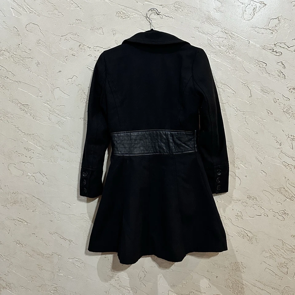 Abrigo de vestir negro para mujer Charlotte Russe talla S Foto 2 de 4