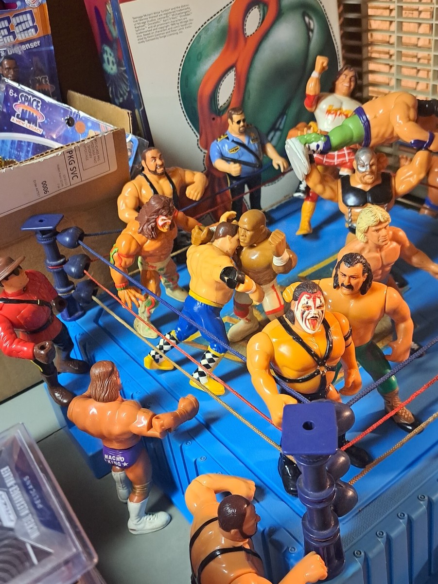 WWF プロレス フィギュア用リング WCW WWE レッスルマニア ハズブロ WWF Hasbro Vintage Wrestling Ring & 18+ hasbro figures | eBay