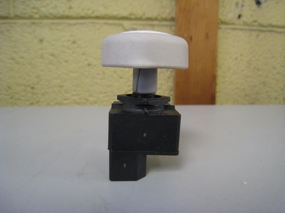 INTERRUPTOR DE TEMPERATURA DEL AGUA DE 4 POSICIONES LAVADORA WHIRLPOOL FSP 8528333 CON PERILLA 1A  Foto 2 de 4