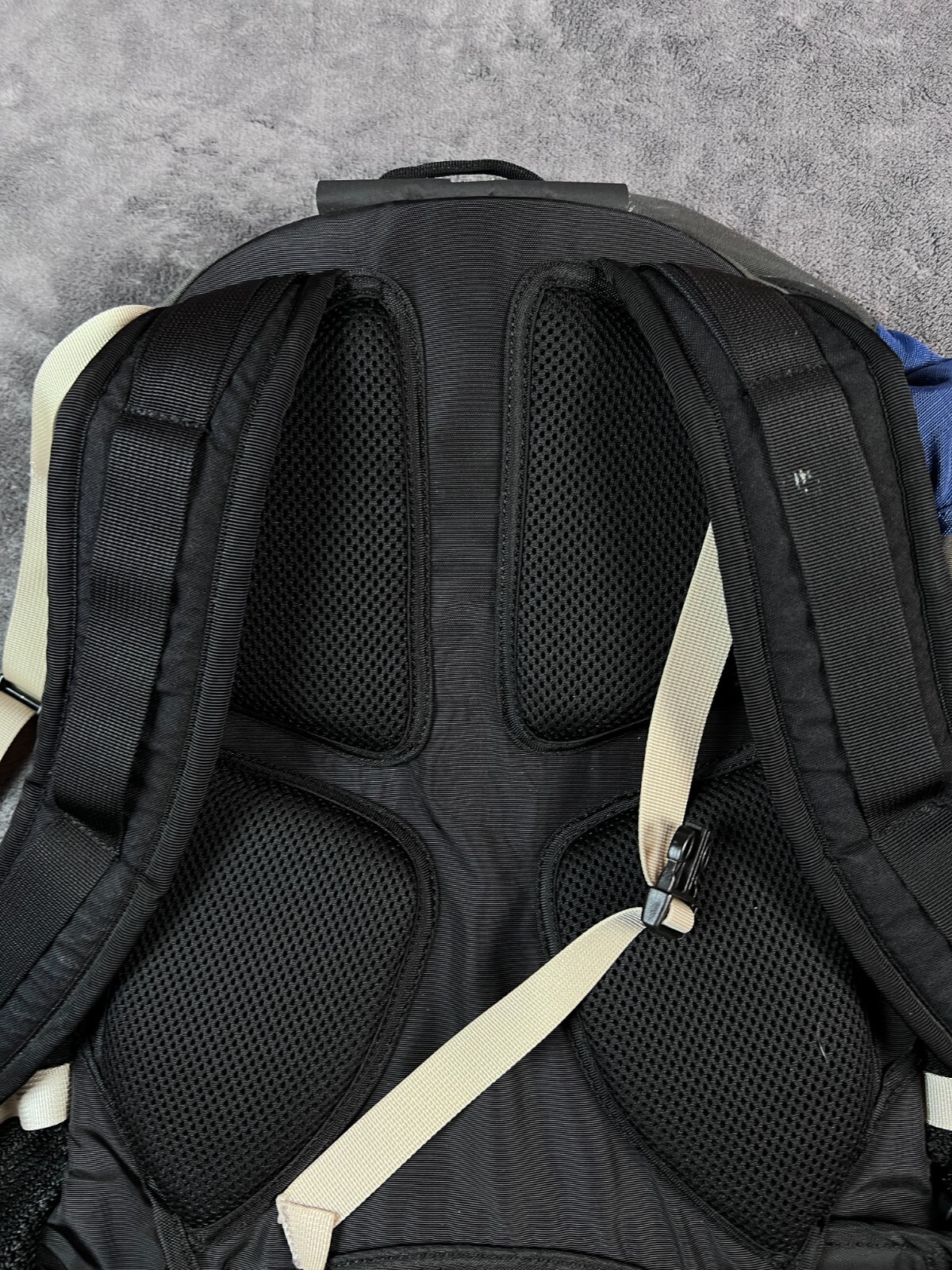 Kelty Redwing 2650 Backpack Blue GrayHiking Pack 44 Liter Travel