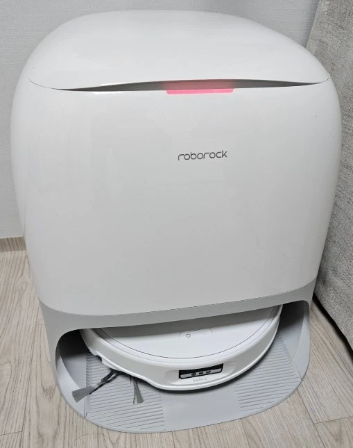 Roborock Qrevo Curv Robot Vacuum Cleaner / Threshold Climbing /Edge Cleaning Arm