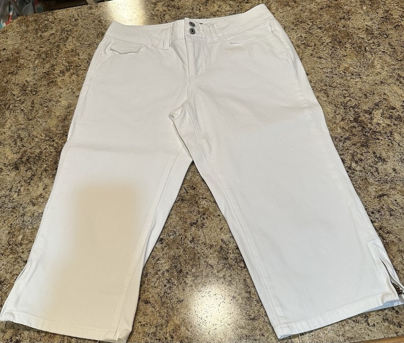 St. John's Bay Women's Capri Pants White Cotton Spandex Button Zipper Pockets