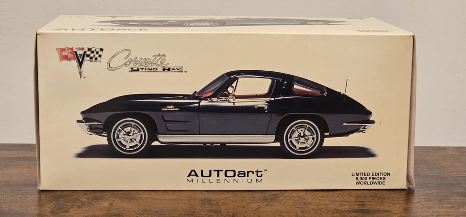 Chevrolet Corvette 1963 Coupe Daytona Blue 1:18 Autoart 71181 - Immagine 4 di 4