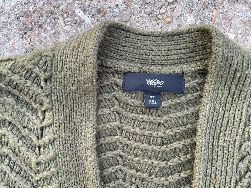 Acogedora pieza otoño/invierno. Cárdigan Olive Mossimo frente abierto con un chevron completo Foto 4 de 4