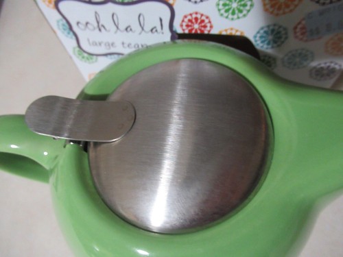 30 oz Green Teapot Infuser Porcelain w Stainless Steel Lid New in Box by BIA - Picture 2 of 5