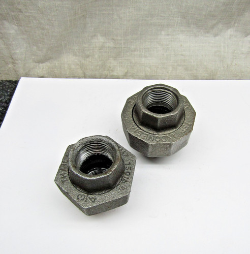 (Lot of 2) 3/4" NPT X 3/4" NPT Black Iron Union Pipe Fitting