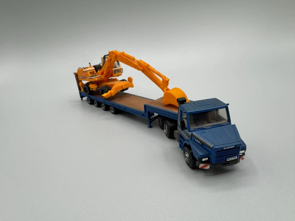 1:87 Herpa Scania Tieflader SLT mit Kibri Mobilbagger - Bild 3 von 4