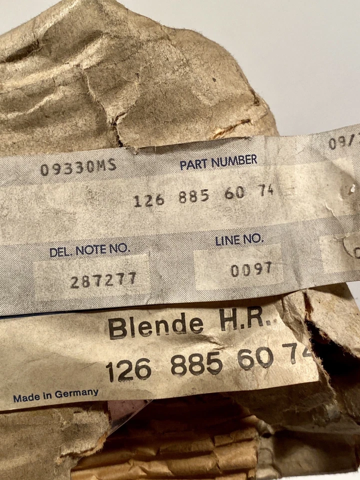 ¡NUEVO! CUBIERTA JUNTA PARACHOQUES ESQUINA DERECHA TRASERO 86-91 MERCEDES W126 560SEL 420SEL Foto 3 de 4