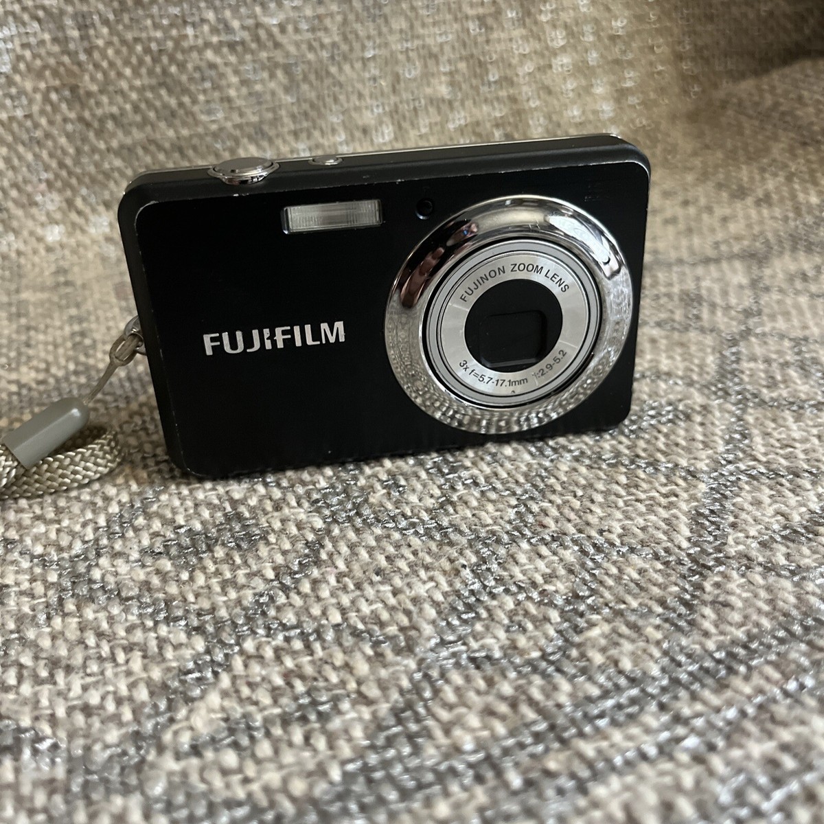 Fujifilm Digital Camera FinePix J30 Black 3X 12.2MP Digital Fujifilm Digital Camera FinePix J30 Black 3X 12.2MP Digital