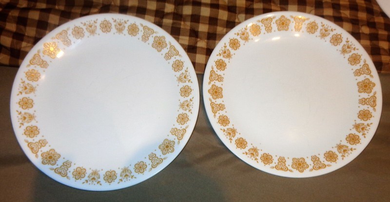 2 Large VINTAGE Corning Ware Corelle BUTTERFLY GOLD DINNER PLATES 10-1/4" WIDE