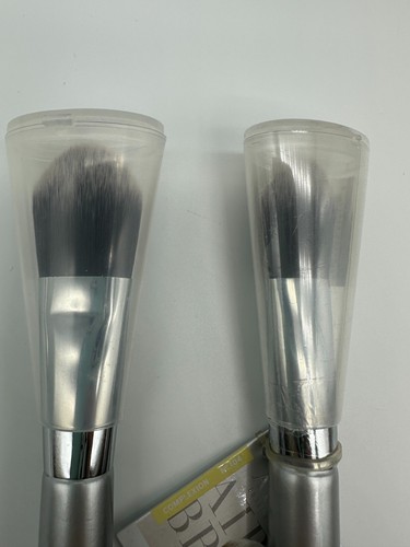It Cosmetics Airbrush Flawless Foundation Brush for Ulta #104, NEW in tube - Picture 2 of 4