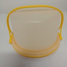 VINTAGE TUPPERWARE TOYS YELLOW CAKE TAKER CARRIER